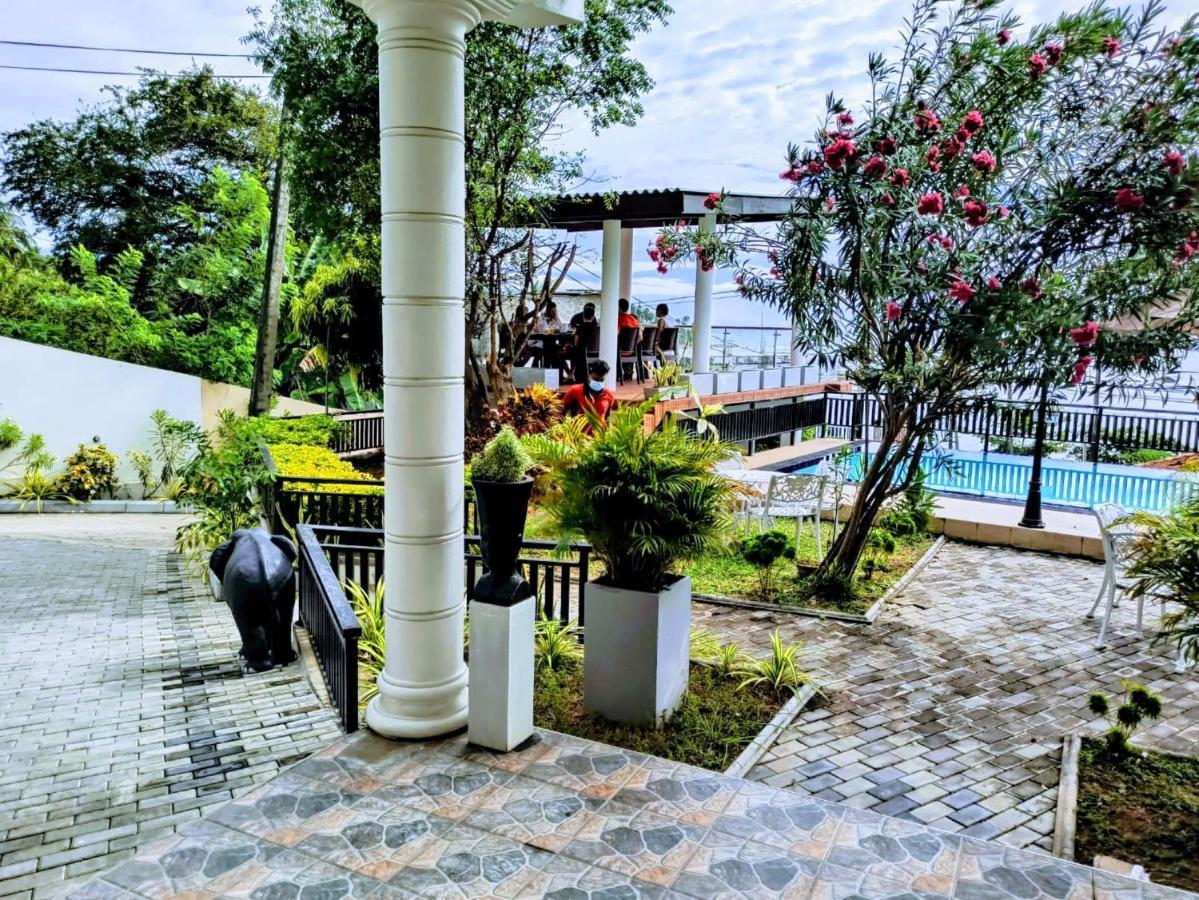 Queens Beach Hotel Tangalle Ngoại thất bức ảnh