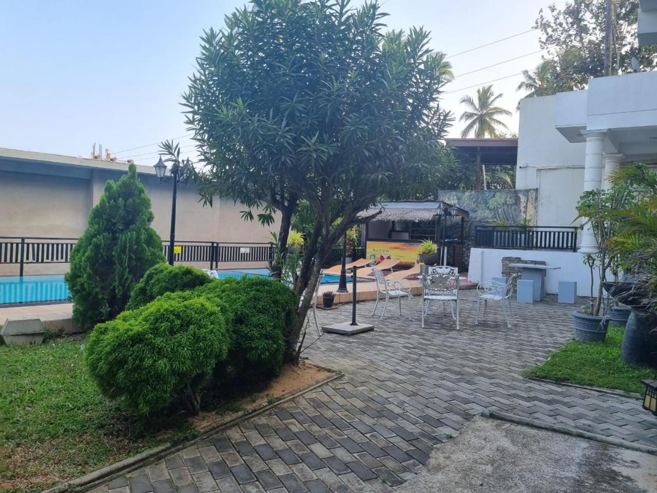 Queens Beach Hotel Tangalle Ngoại thất bức ảnh