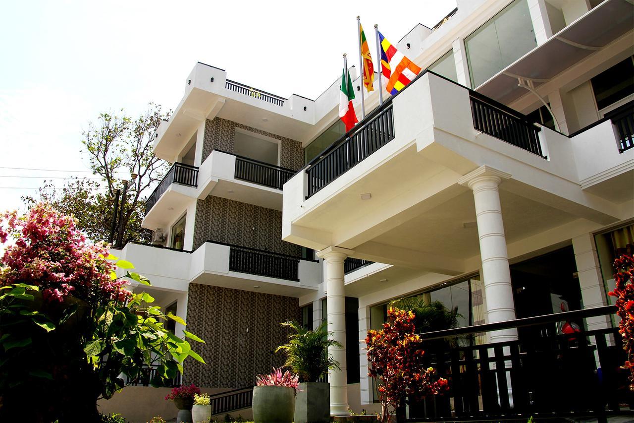 Queens Beach Hotel Tangalle Ngoại thất bức ảnh