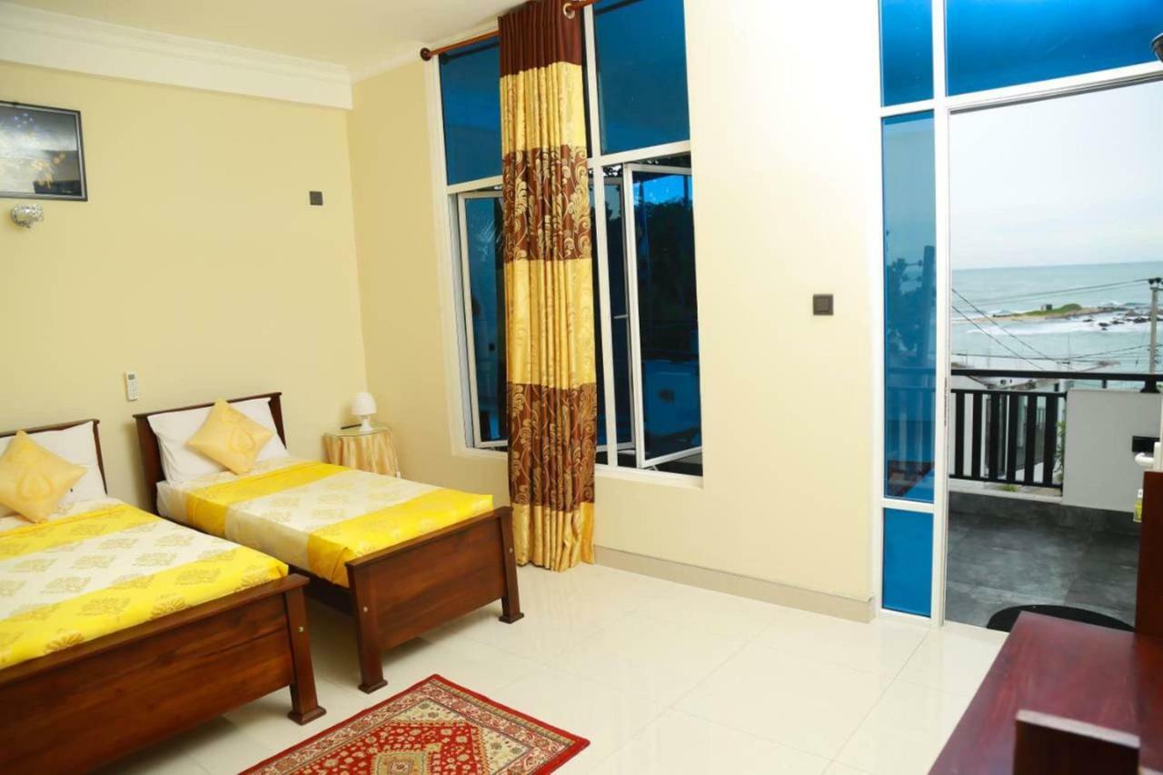 Queens Beach Hotel Tangalle Ngoại thất bức ảnh