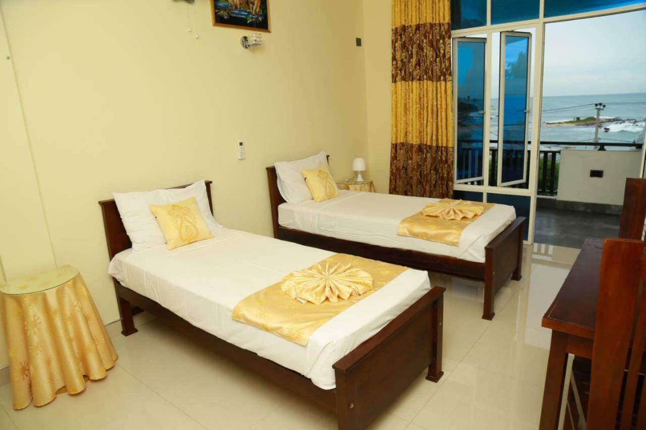 Queens Beach Hotel Tangalle Ngoại thất bức ảnh